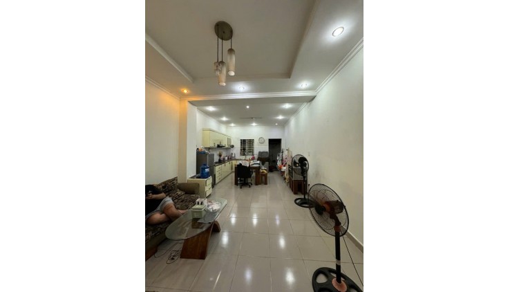 QUẬN 8, BÁN NHÀ MẶT TIỀN KINH DOANH VỪA Ở VỪA CHO THUÊ, 3 TẦNG, SÁT Q5, NGAY CẦU CHÀ VÀ. 4.3X19M, 6.4 TỶ.